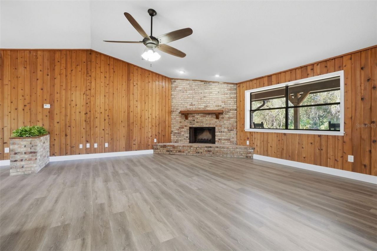 370 Sand Pine Place, Geneva, FL 32732 Photo