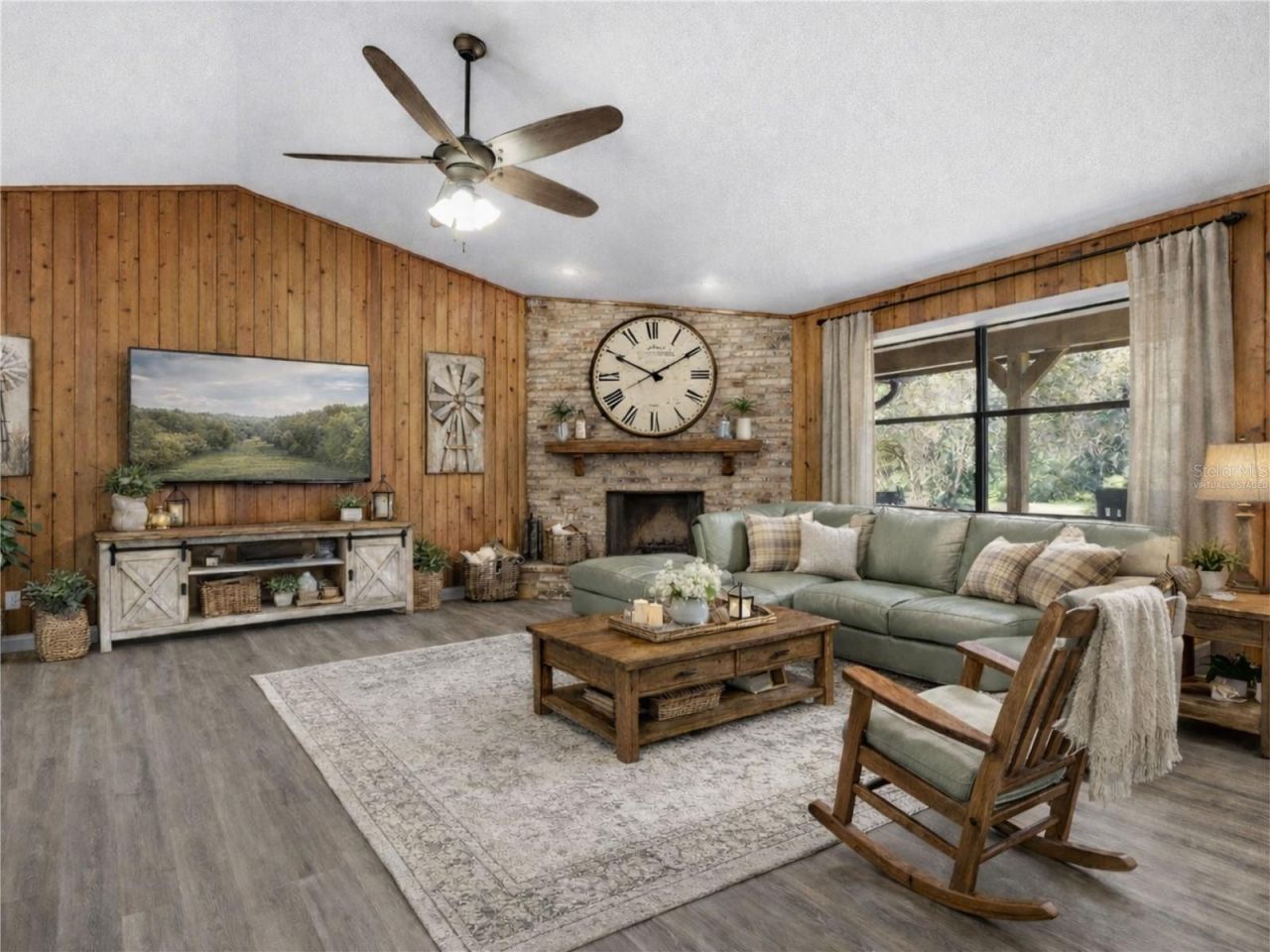 370 Sand Pine Place, Geneva, FL 32732 Photo