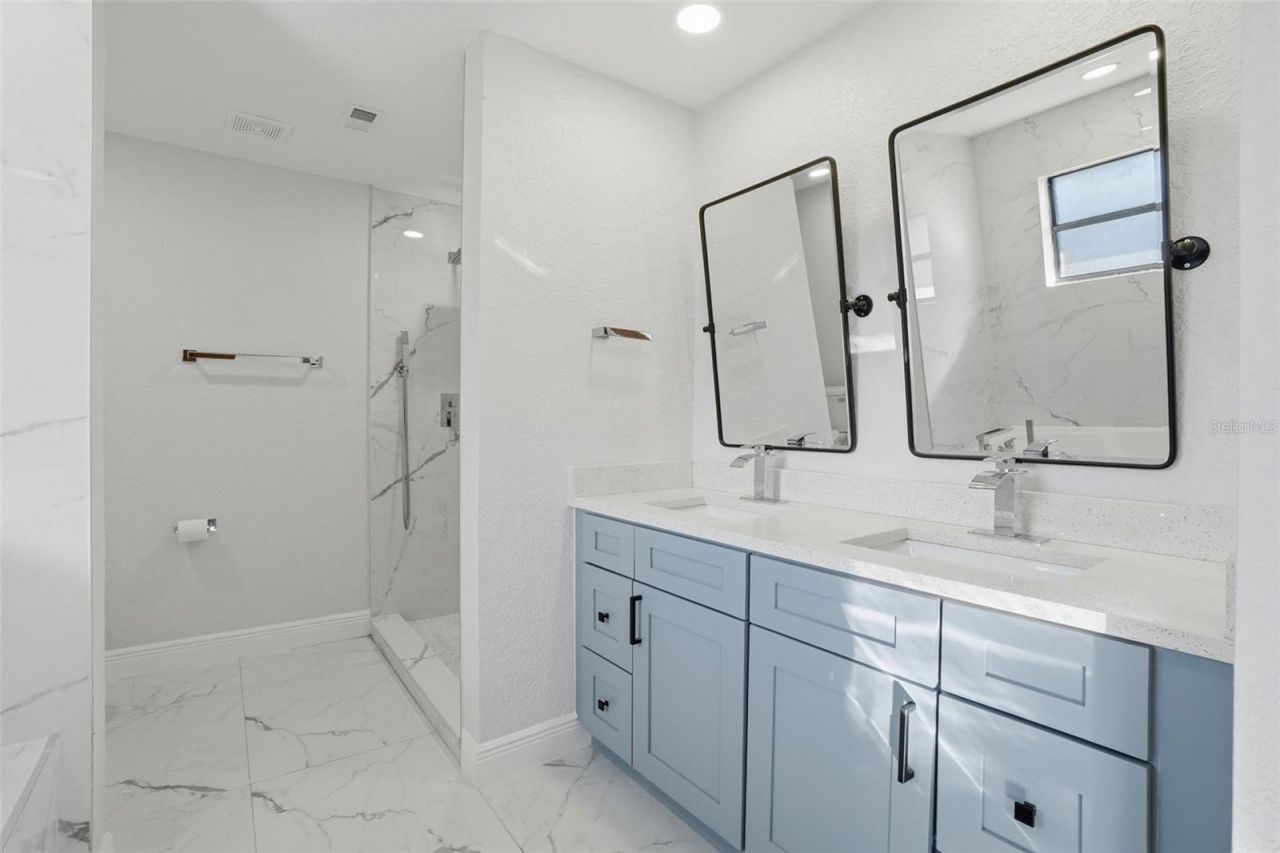 370 Sand Pine Place, Geneva, FL 32732 Photo