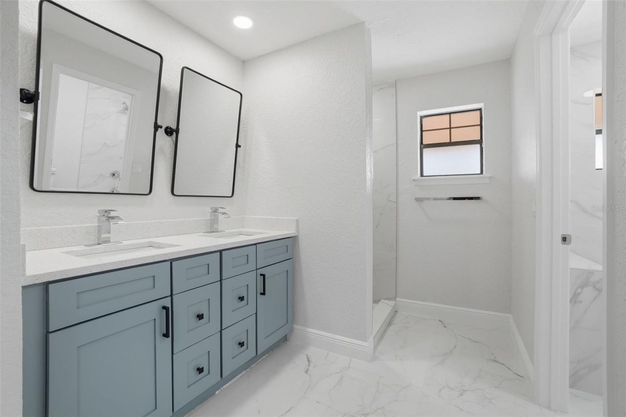 370 Sand Pine Place, Geneva, FL 32732 Photo