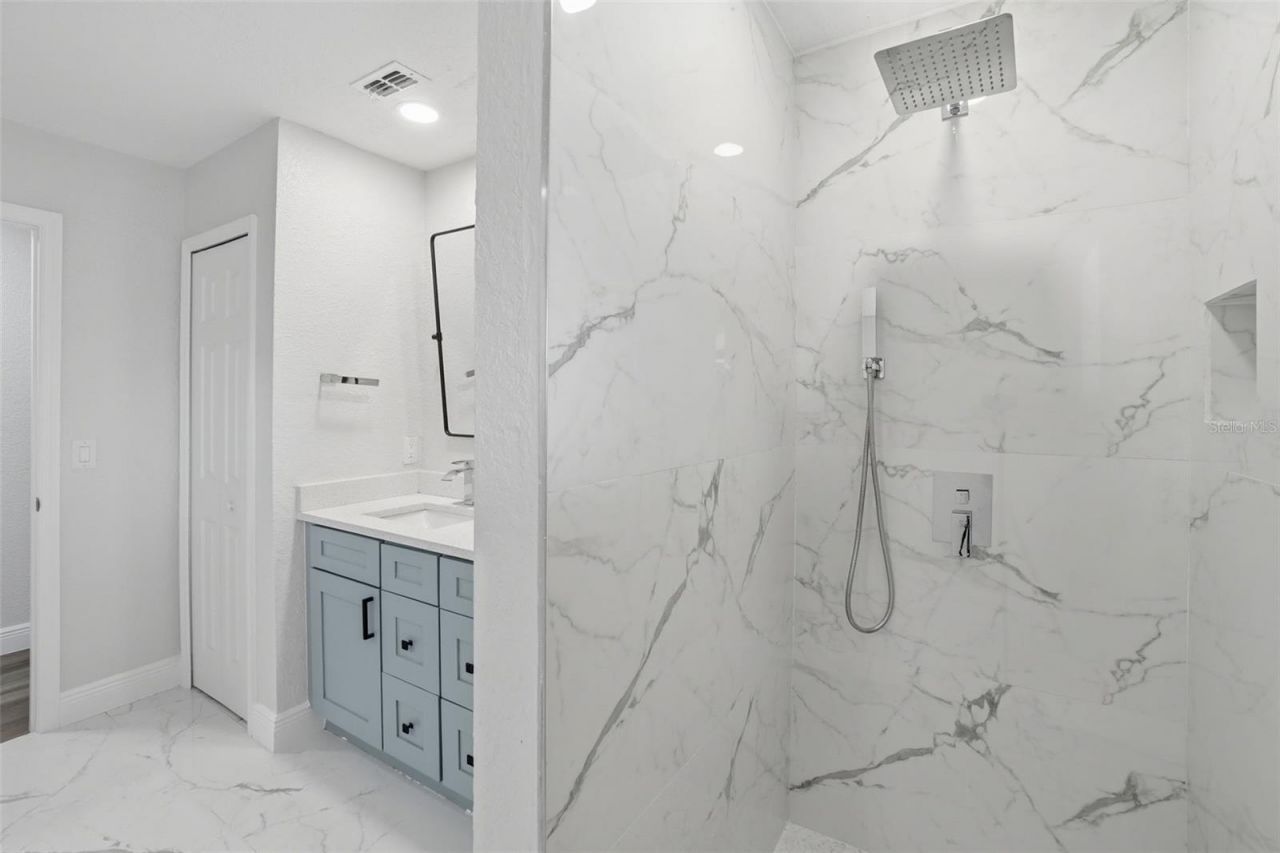 370 Sand Pine Place, Geneva, FL 32732 Photo