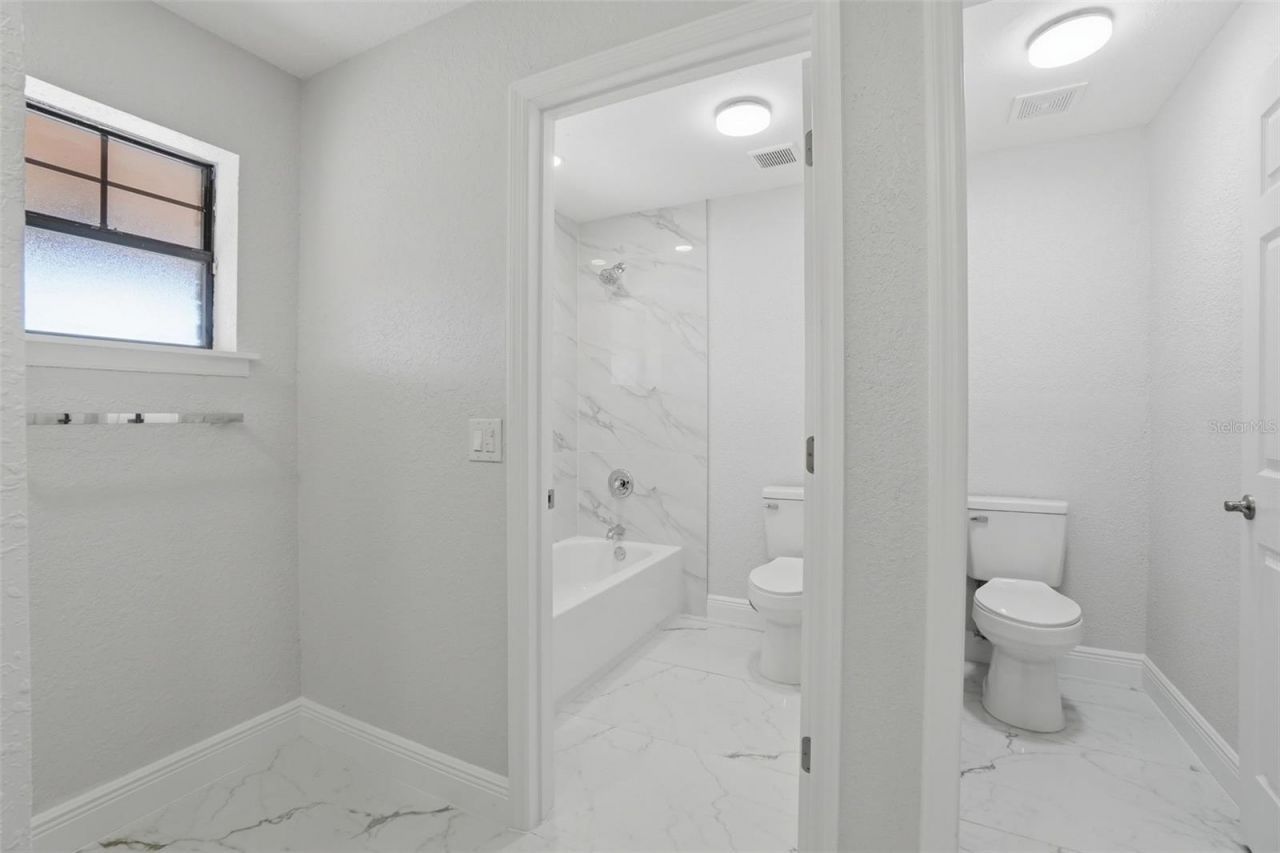 370 Sand Pine Place, Geneva, FL 32732 Photo