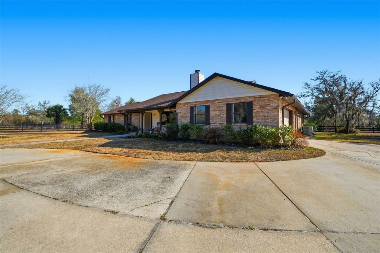 370 Sand Pine Place, Geneva, FL 32732 Photo