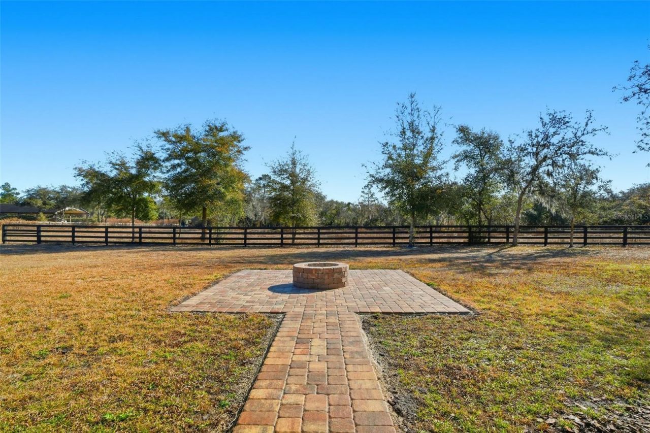 370 Sand Pine Place, Geneva, FL 32732 Photo