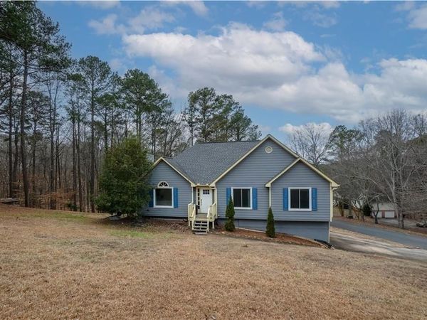 715 Lake Point Drive, Woodstock, GA 30189