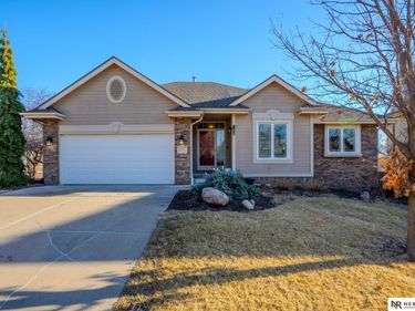 16501 Yort Avenue, Omaha, NE 68116