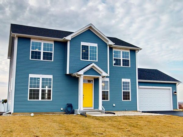 219 Deer Run Trail, Poplar Grove, IL 61065