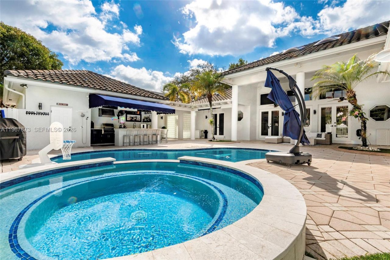 622 E Enclave Cir E , Pembroke Pines, FL 33027 Photo