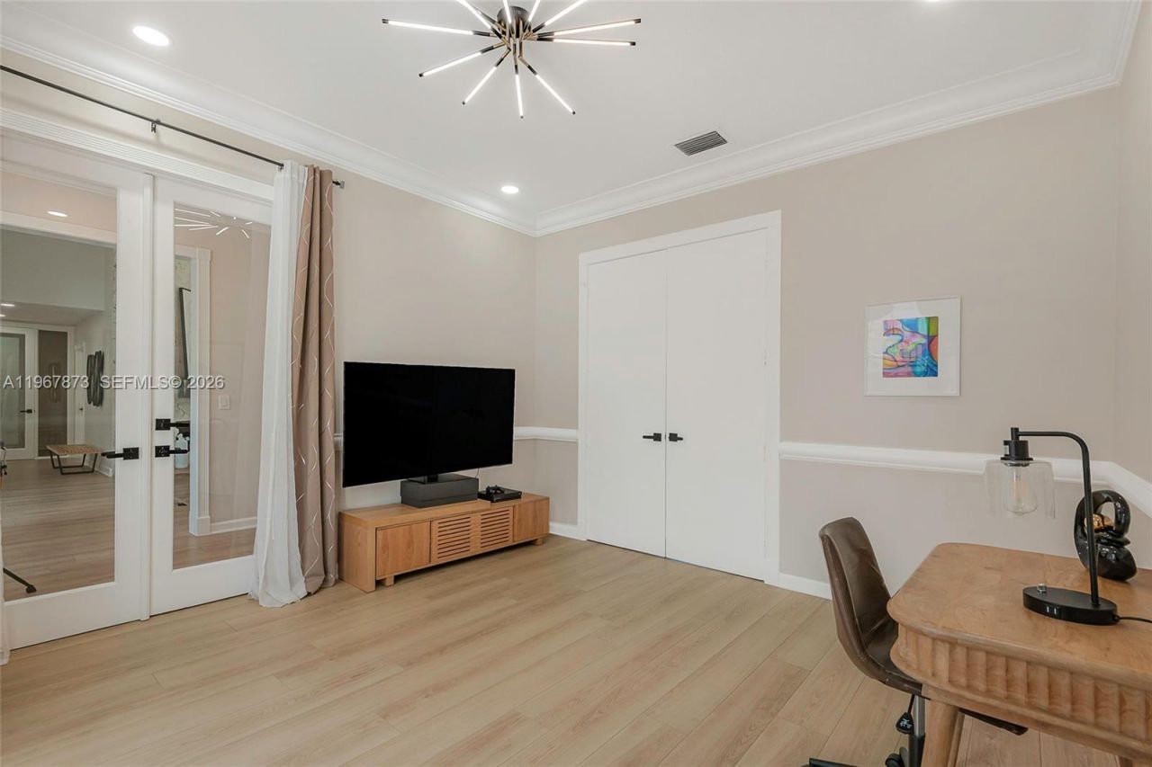 622 E Enclave Cir E , Pembroke Pines, FL 33027 Photo