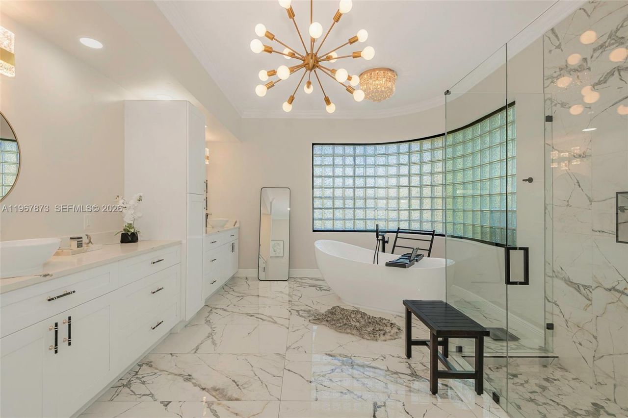 622 E Enclave Cir E , Pembroke Pines, FL 33027 Photo