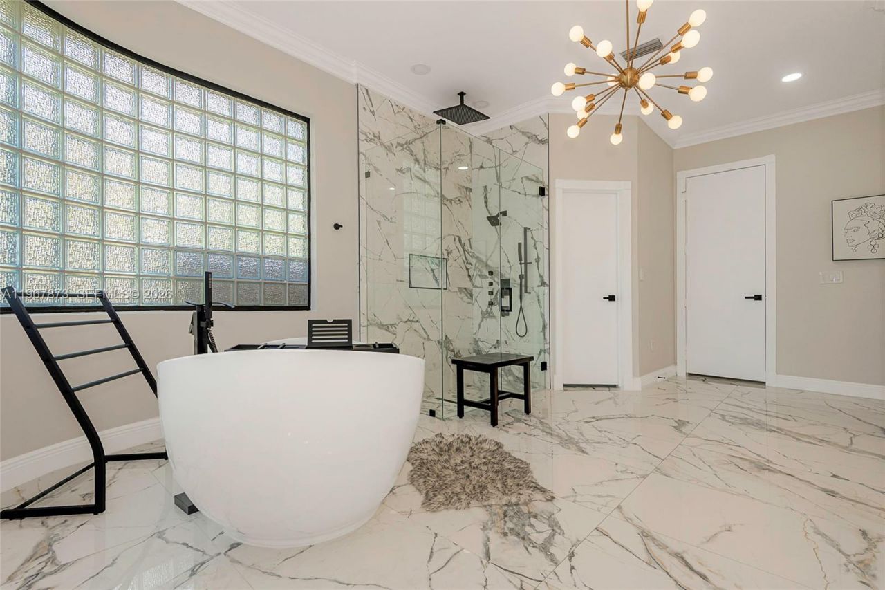 622 E Enclave Cir E , Pembroke Pines, FL 33027 Photo