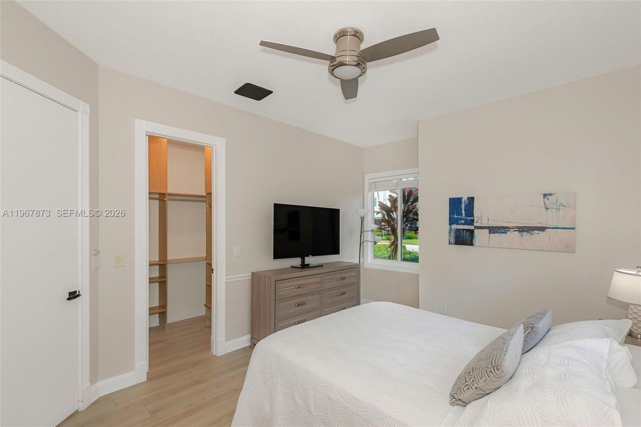 622 E Enclave Cir E , Pembroke Pines, FL 33027 Photo