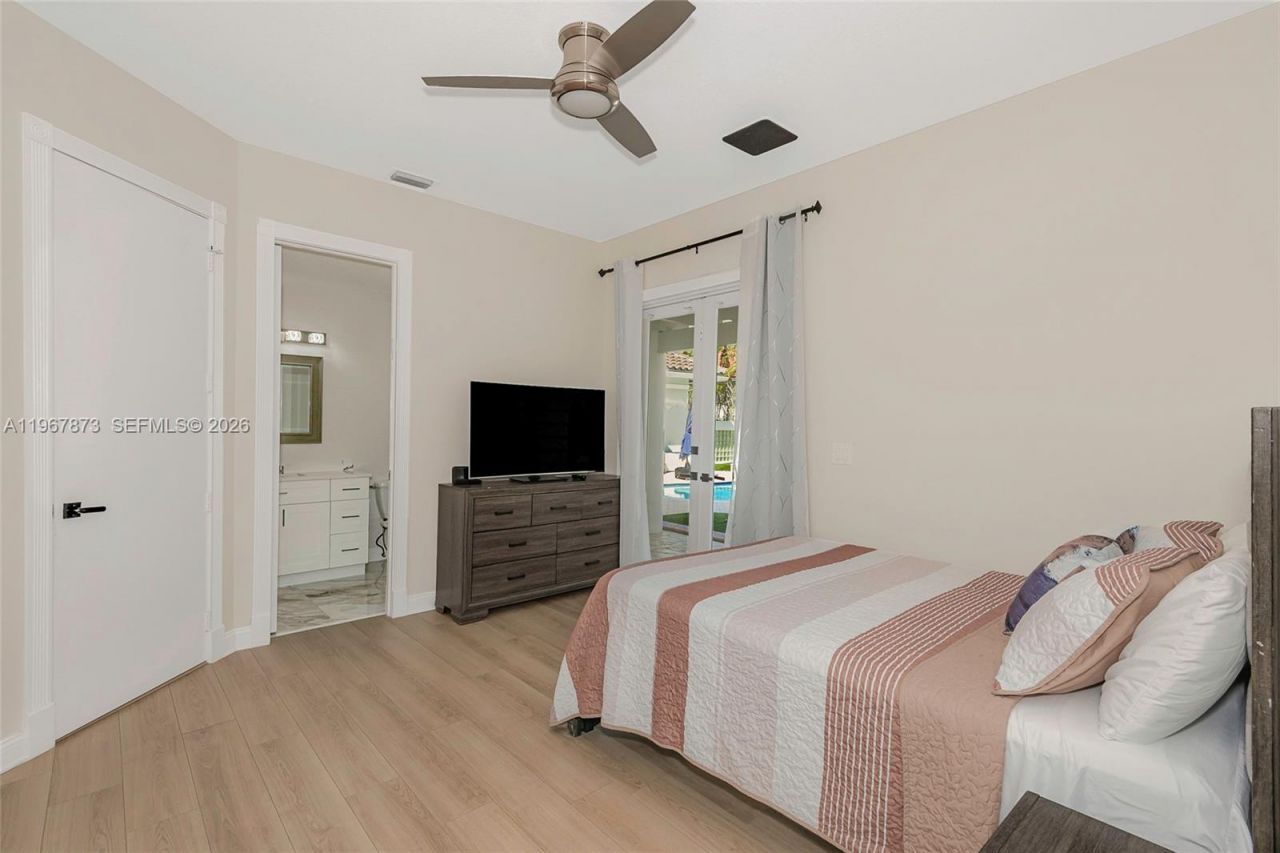 622 E Enclave Cir E , Pembroke Pines, FL 33027 Photo