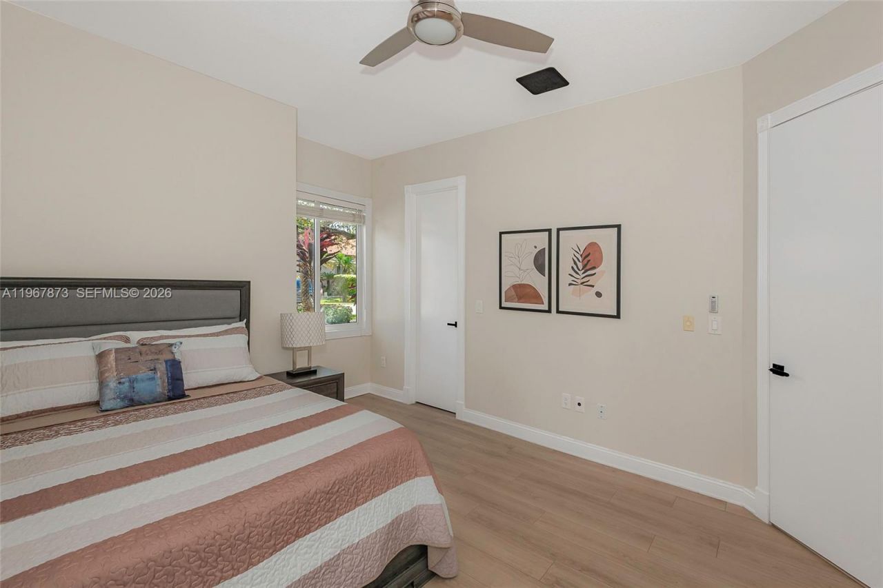 622 E Enclave Cir E , Pembroke Pines, FL 33027 Photo