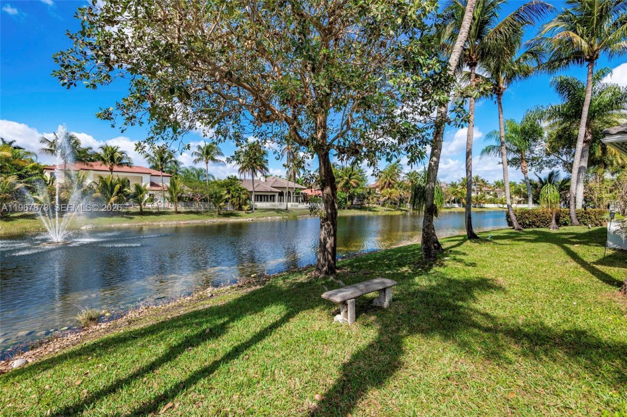 622 E Enclave Cir E , Pembroke Pines, FL 33027 Photo