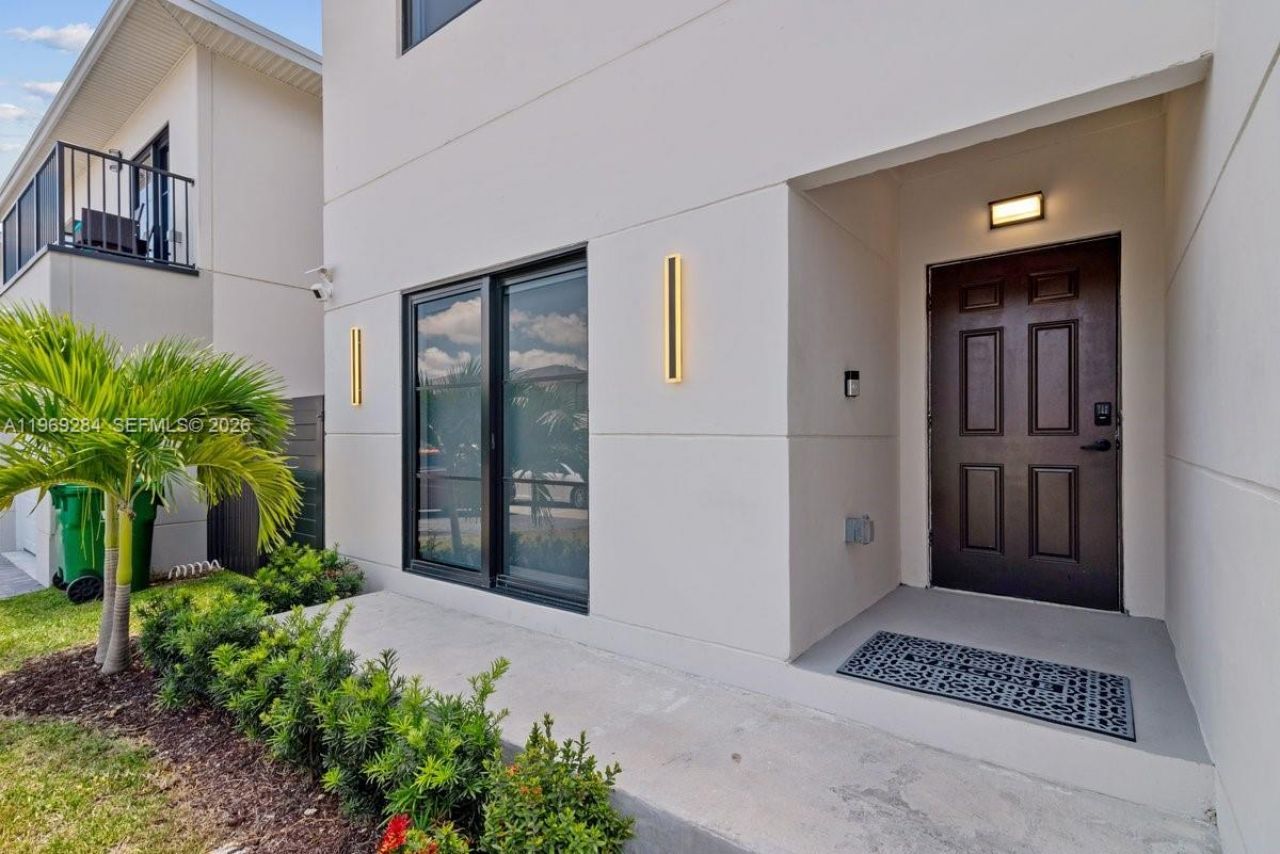 1396 NW 3rd St, Florida City, FL 33034 Photo