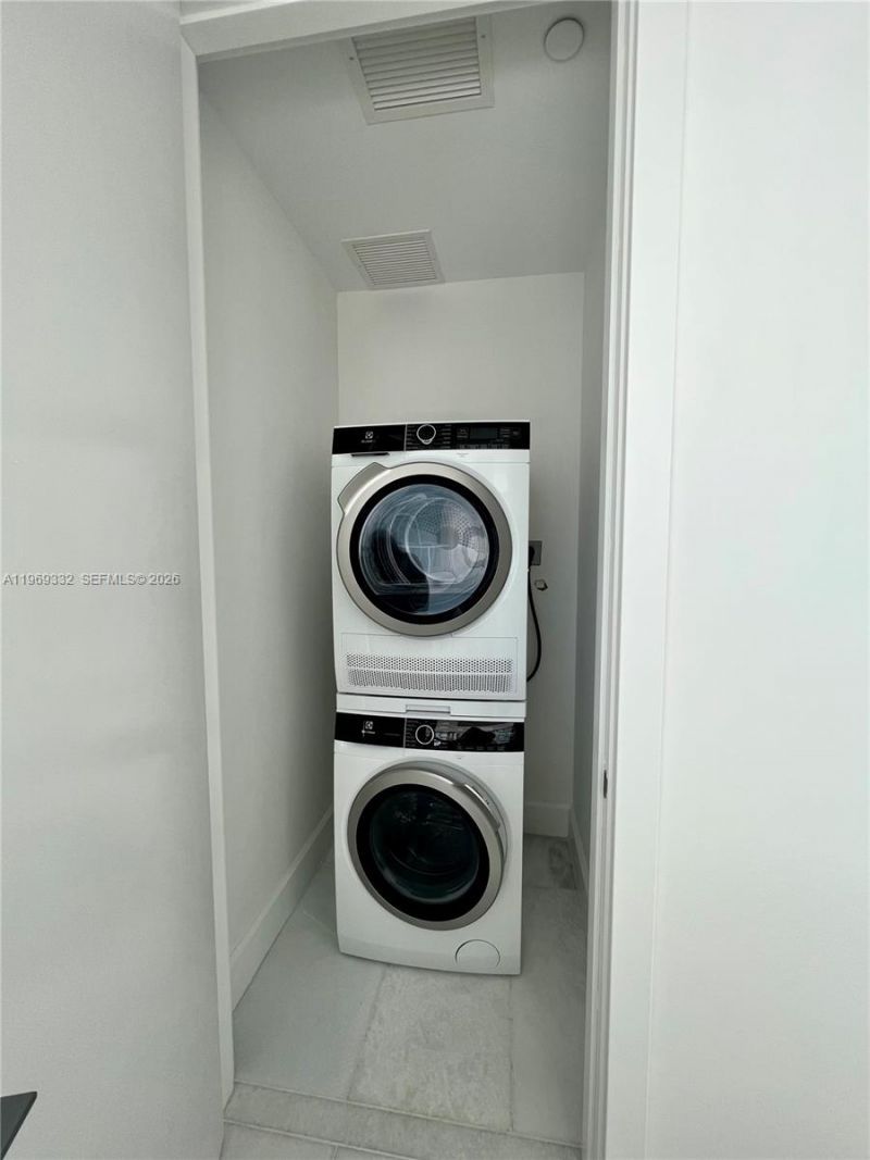 700 NE 26th Ter , Unit 2205, Miami, FL 33137 Photo