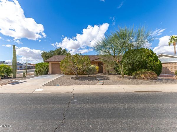 10701 W CANTERBURY Drive, Sun City, AZ 85351