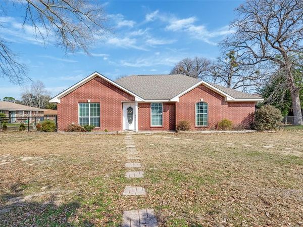 1511 Proctor Avenue , Mount Pleasant, TX 75455