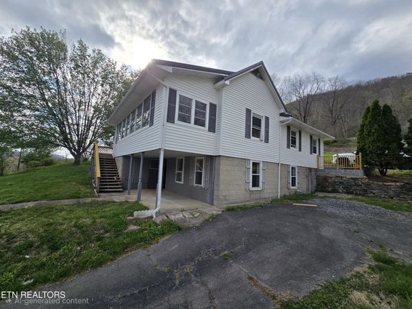 1533 W Dawson Ave, Big Stone Gap, VA 24219