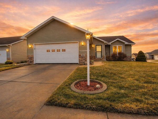 211 Whispering Boulevard, La Porte, IN 46350