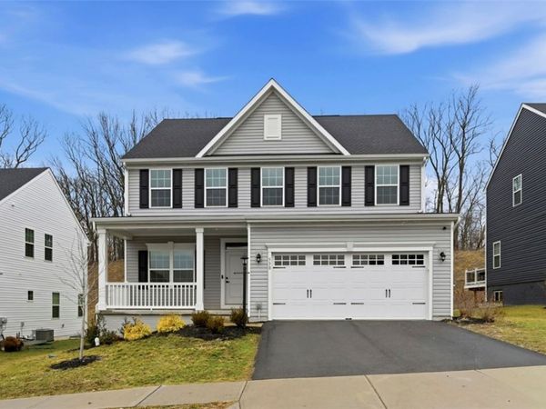 530 Blake Dr, Zelienople, PA 16063