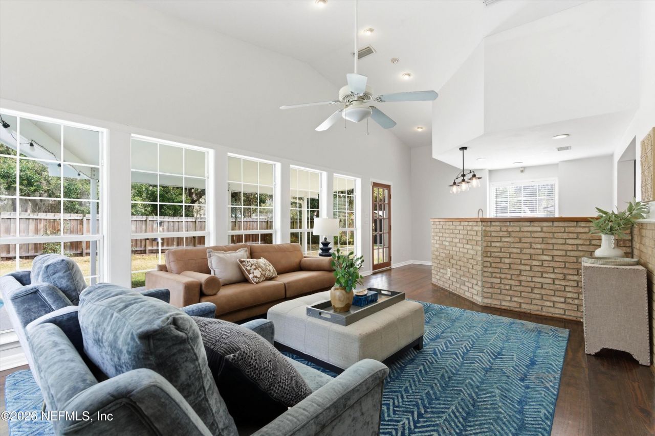 8631 San Servera Drive E, Jacksonville, FL 32217 Photo