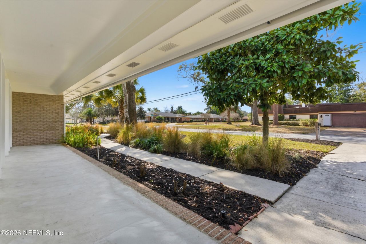 8631 San Servera Drive E, Jacksonville, FL 32217 Photo