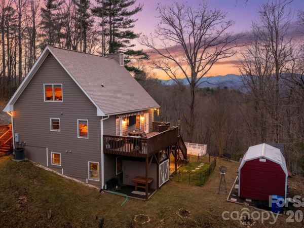 69 Heslar Way, Marshall, NC 28753