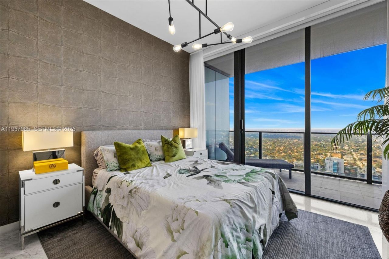 1000 Brickell Plz , Unit PH5304, Miami, FL 33131 Photo