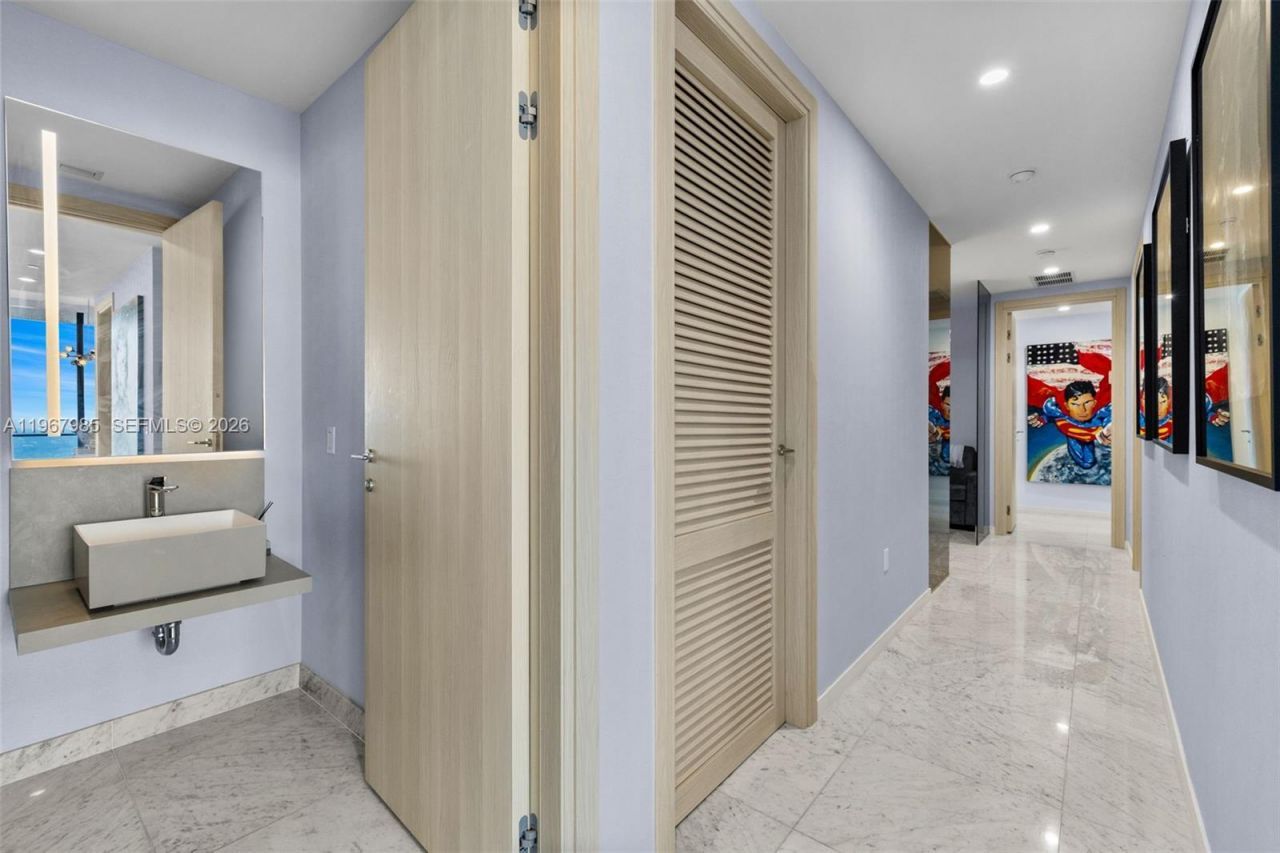 1000 Brickell Plz , Unit PH5304, Miami, FL 33131 Photo