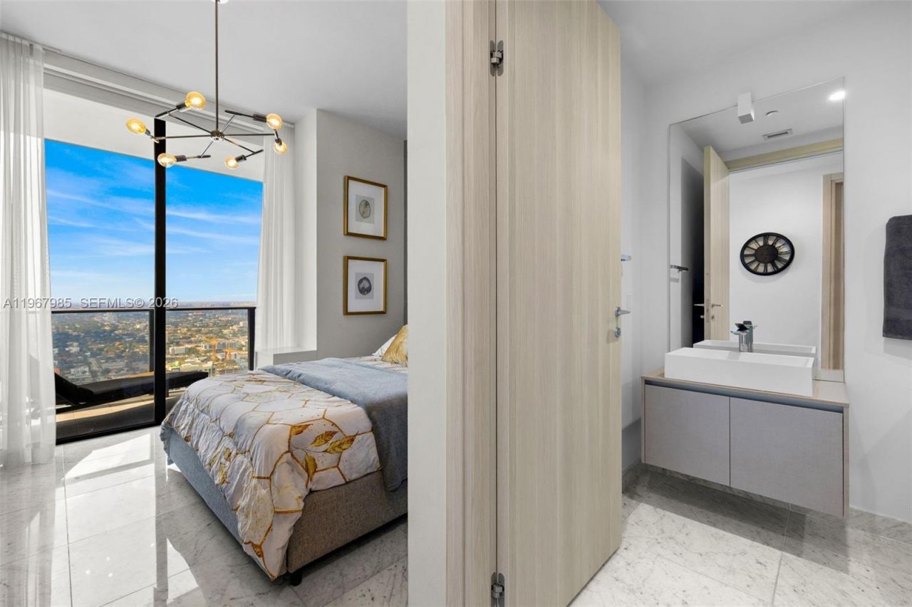 1000 Brickell Plz , Unit PH5304, Miami, FL 33131 Photo