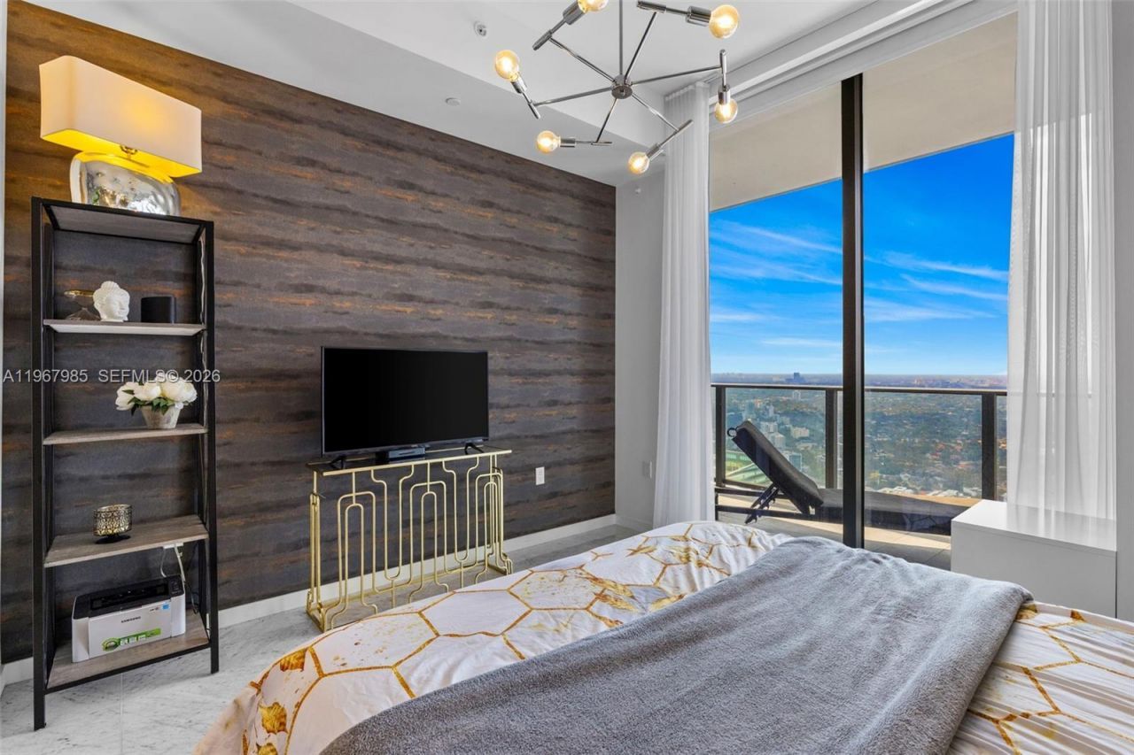 1000 Brickell Plz , Unit PH5304, Miami, FL 33131 Photo