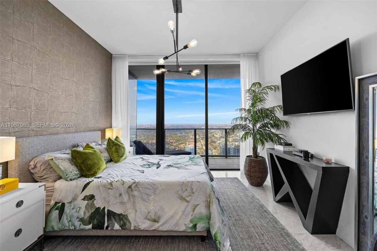 1000 Brickell Plz , Unit PH5304, Miami, FL 33131 Photo