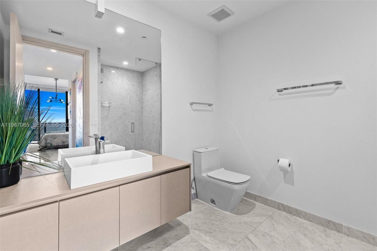 1000 Brickell Plz , Unit PH5304, Miami, FL 33131 Photo