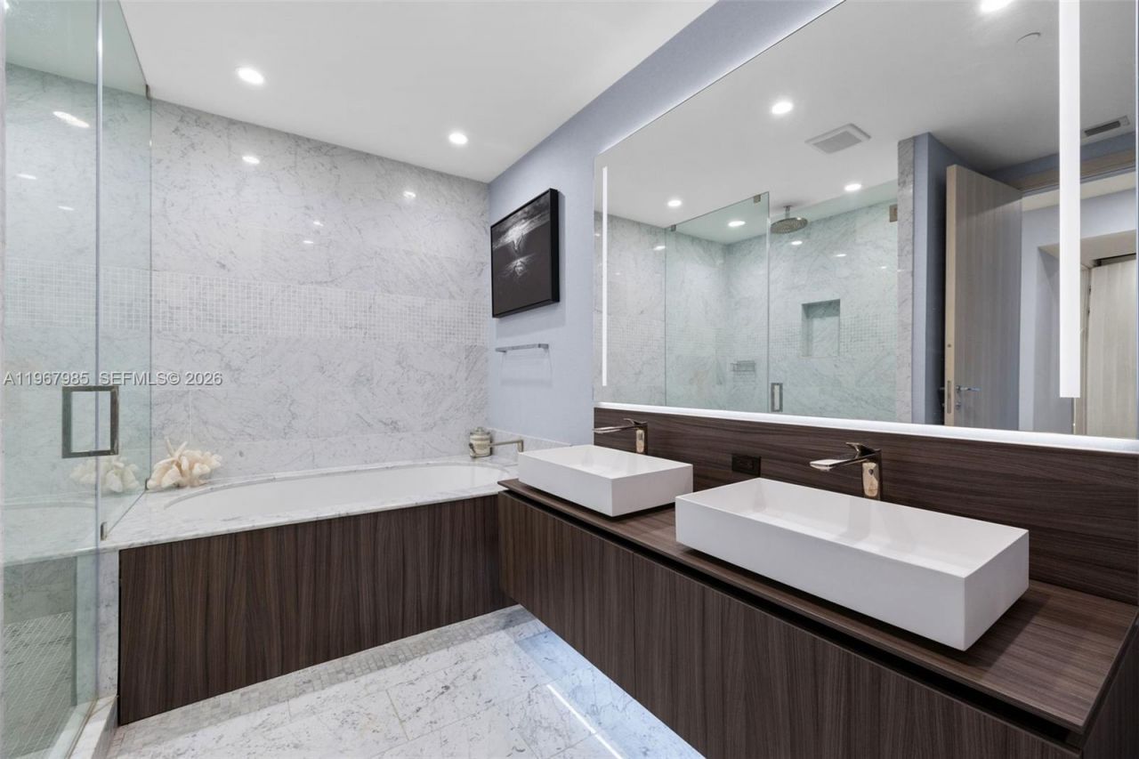 1000 Brickell Plz , Unit PH5304, Miami, FL 33131 Photo