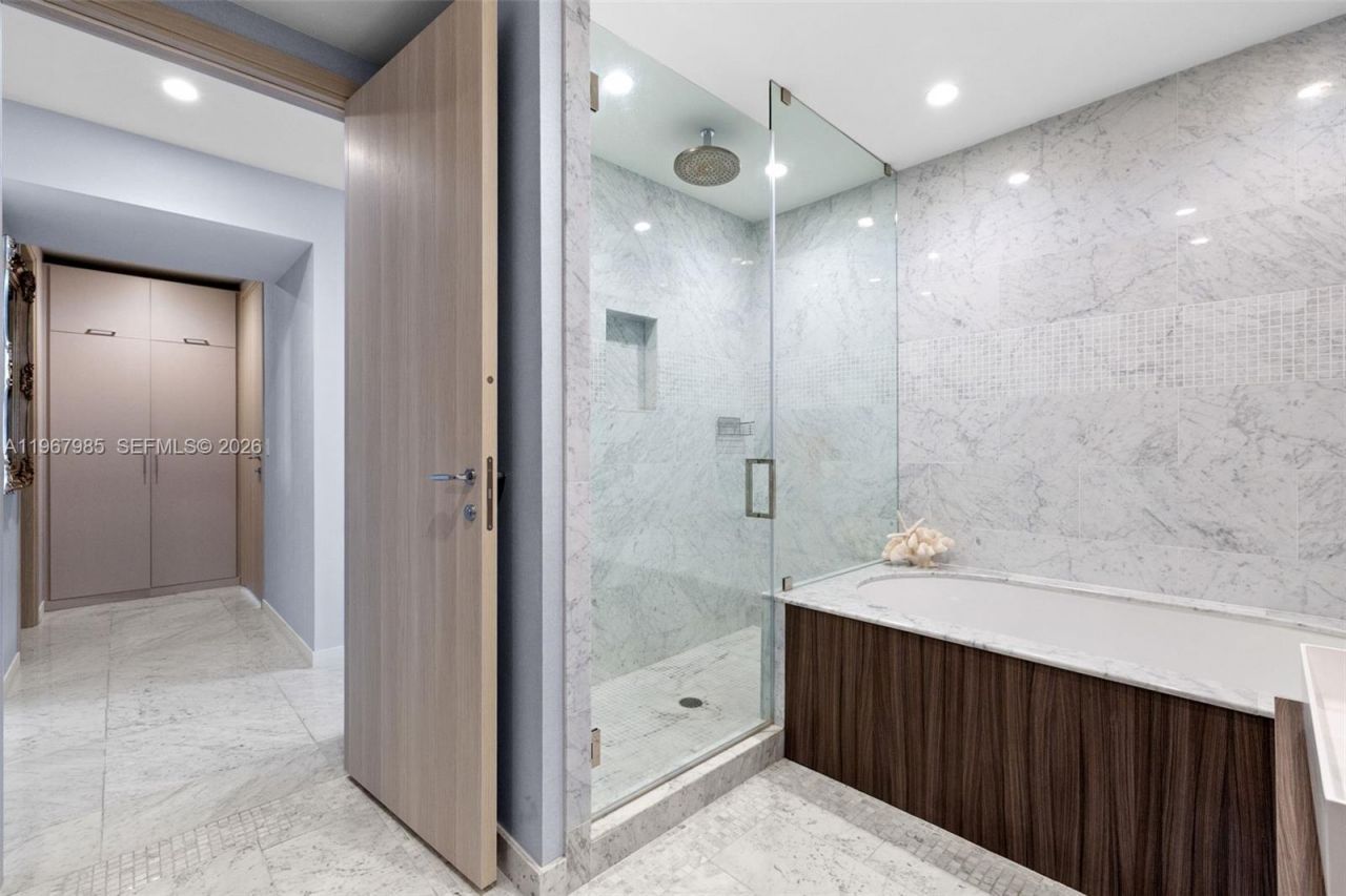 1000 Brickell Plz , Unit PH5304, Miami, FL 33131 Photo