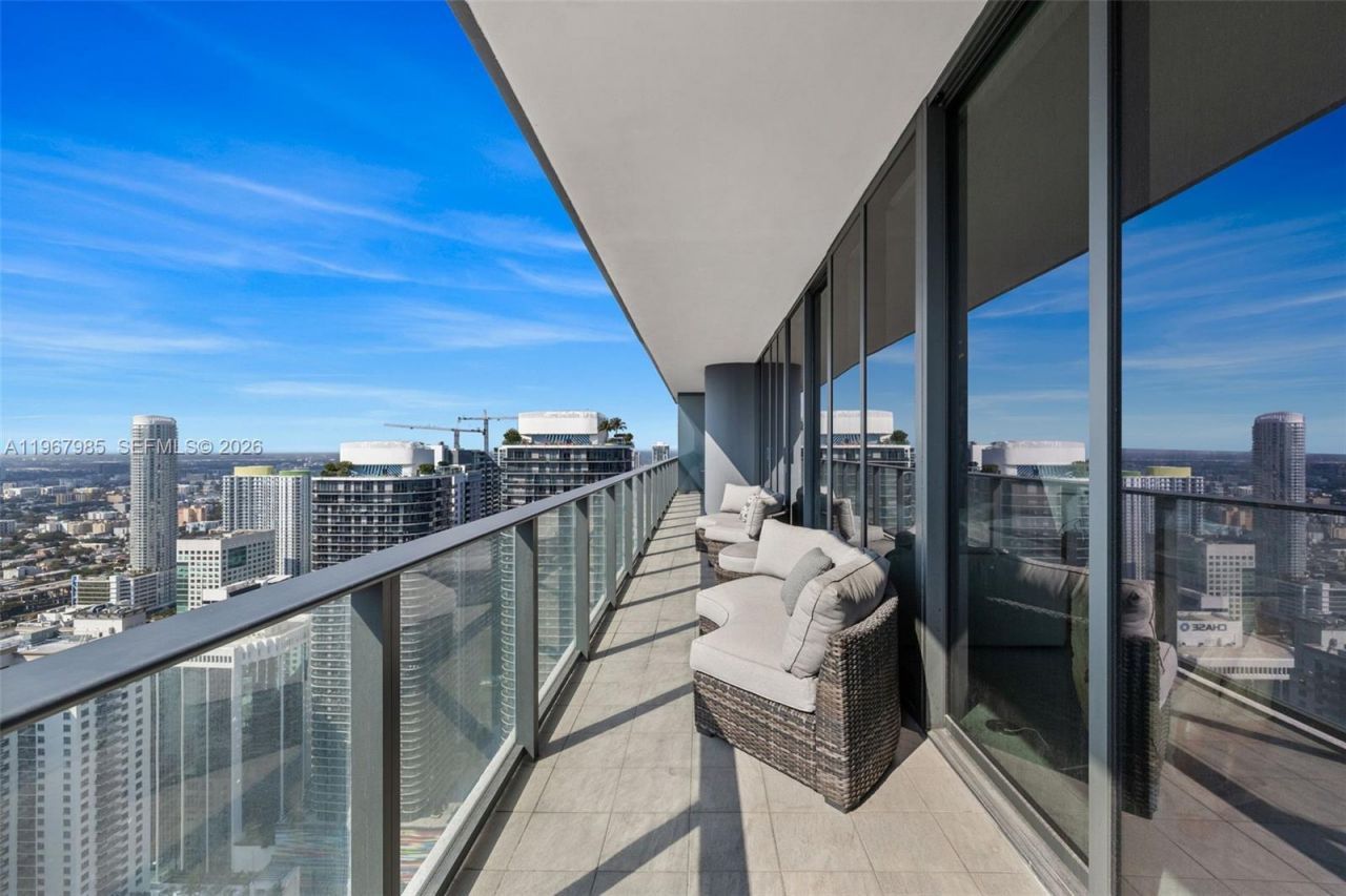 1000 Brickell Plz , Unit PH5304, Miami, FL 33131 Photo