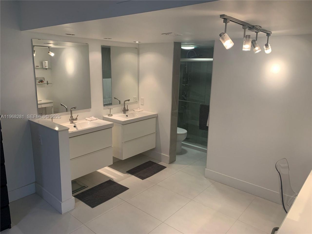 2326 S Cypress Bend Dr , Unit 221, Pompano Beach, FL 33069 Photo