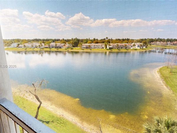 10730 NW 66th St, Unit 512, Doral, FL 33178