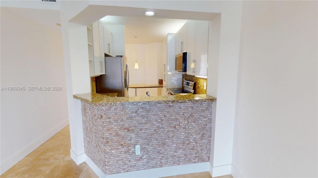 10730 NW 66th St, Unit 512, Doral, FL 33178 Photo