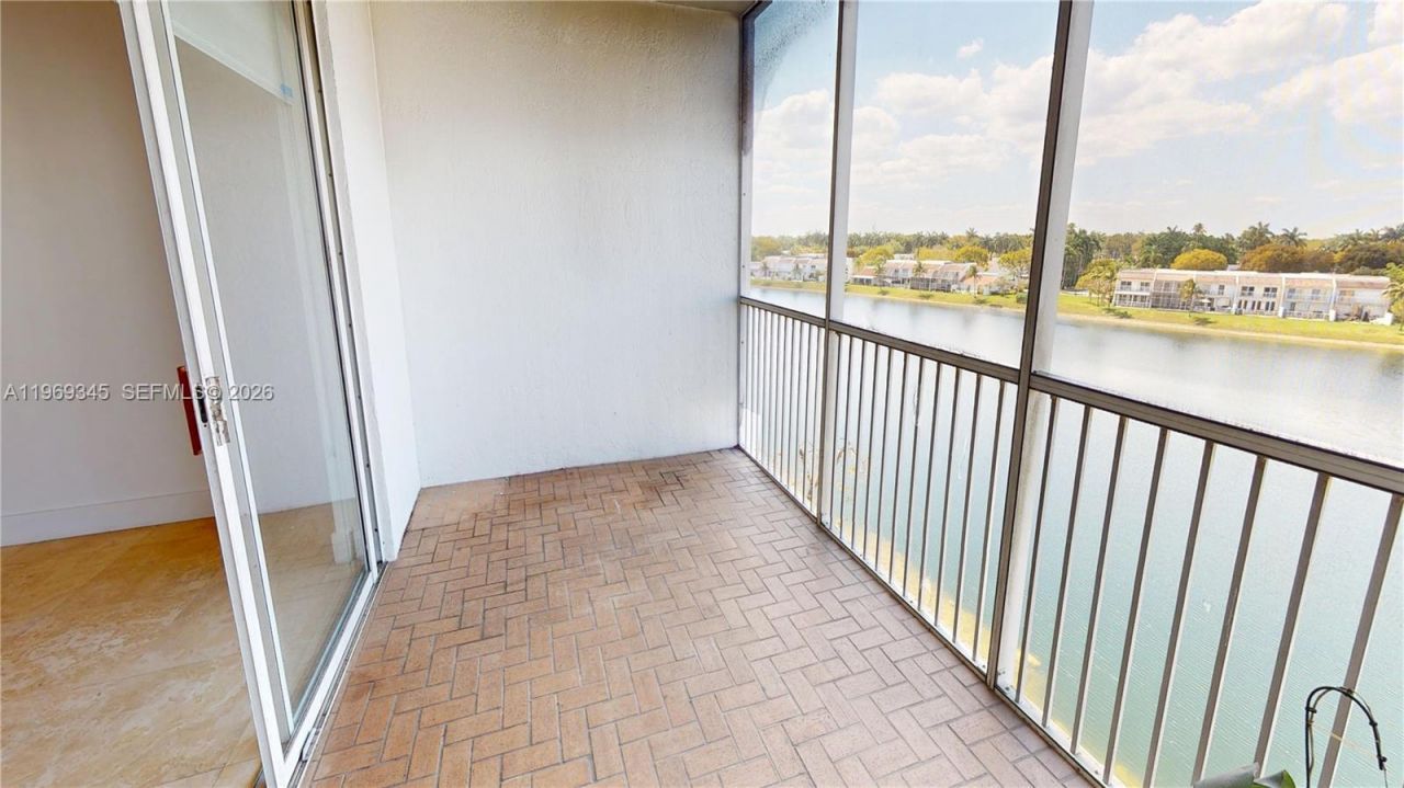 10730 NW 66th St, Unit 512, Doral, FL 33178 Photo