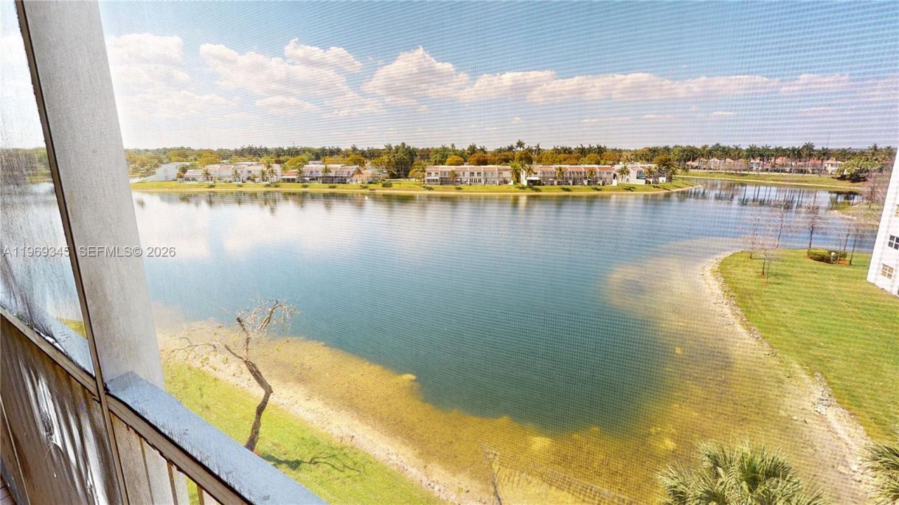 10730 NW 66th St, Unit 512, Doral, FL 33178 Photo