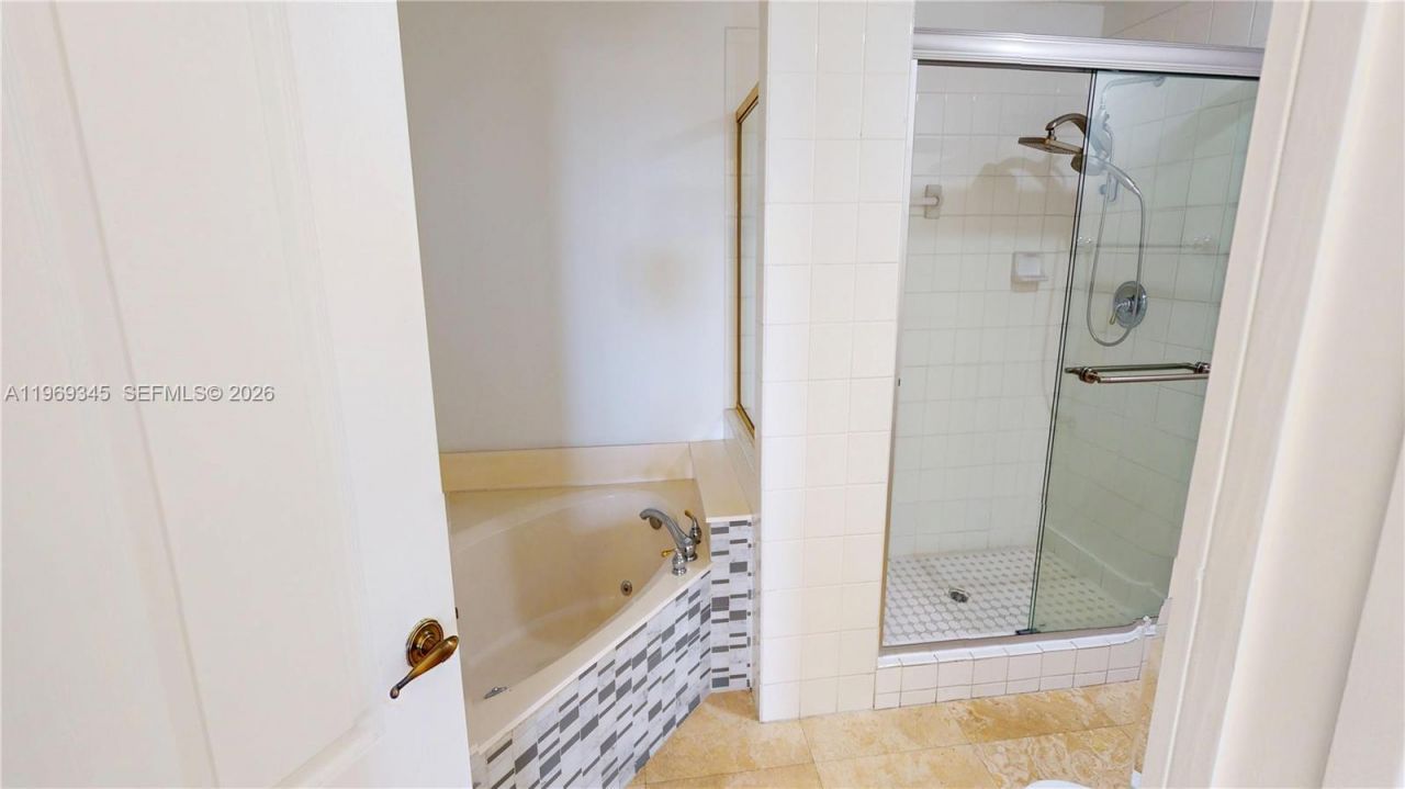 10730 NW 66th St, Unit 512, Doral, FL 33178 Photo