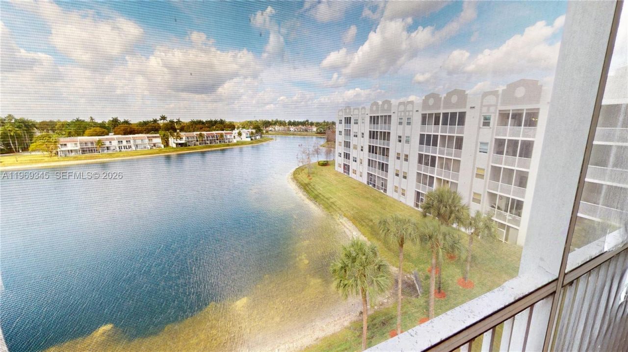 10730 NW 66th St , Unit 512, Doral, FL 33178 Photo