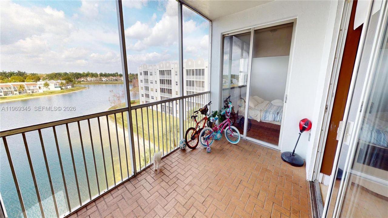 10730 NW 66th St , Unit 512, Doral, FL 33178 Photo