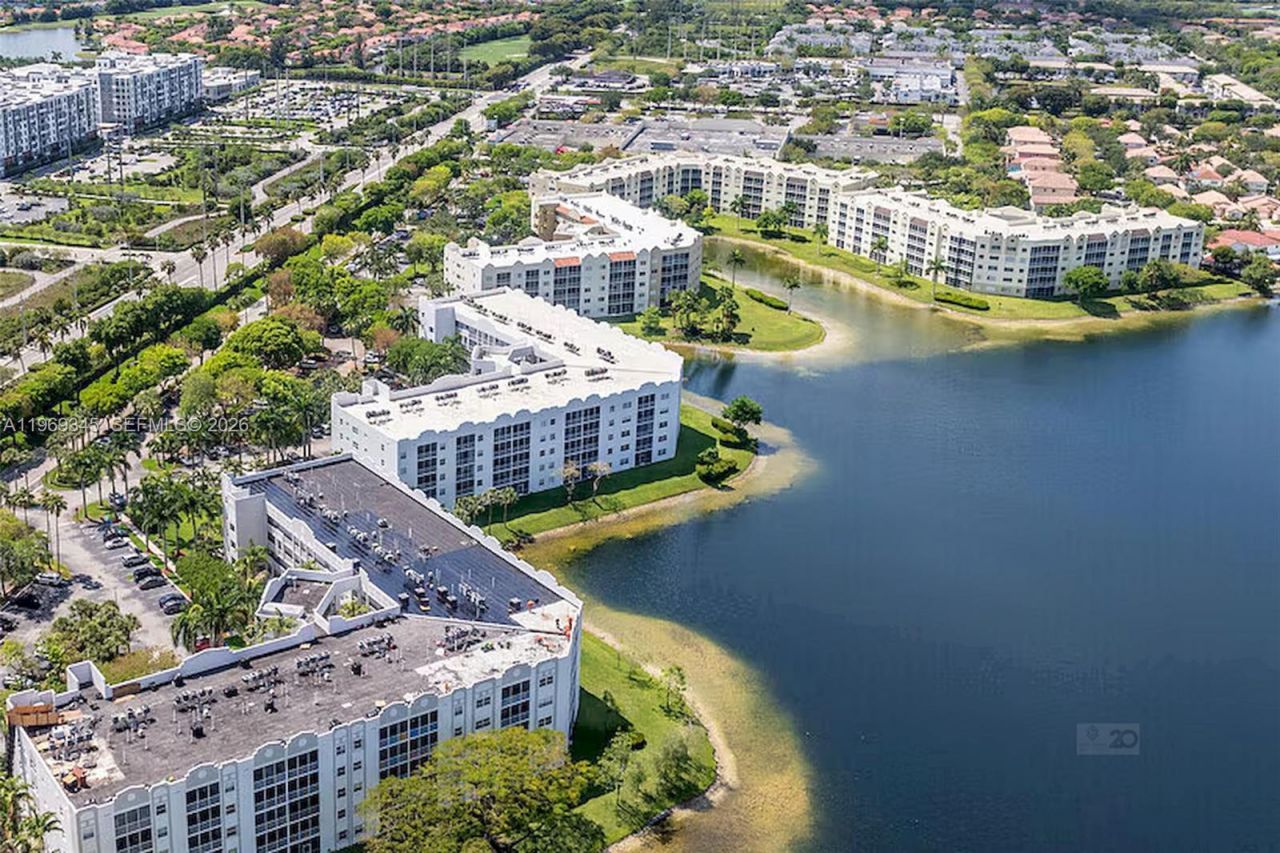 10730 NW 66th St, Unit 512, Doral, FL 33178 Photo