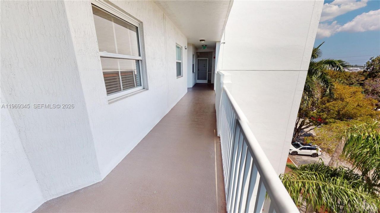 10730 NW 66th St, Unit 512, Doral, FL 33178 Photo