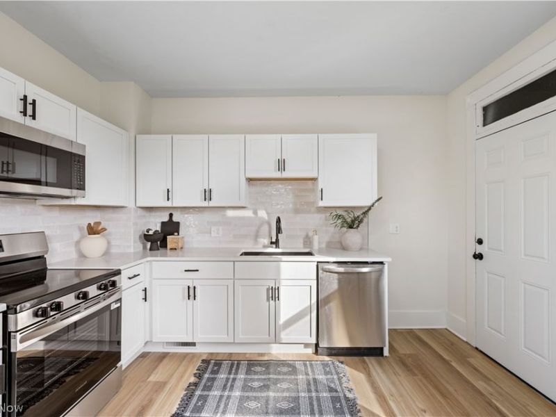 510 E Broad Street, Louisville, OH 44641 Photo 15