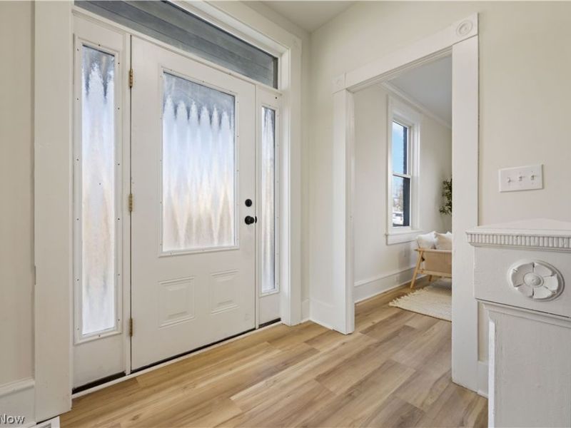 510 E Broad Street, Louisville, OH 44641 Photo 3